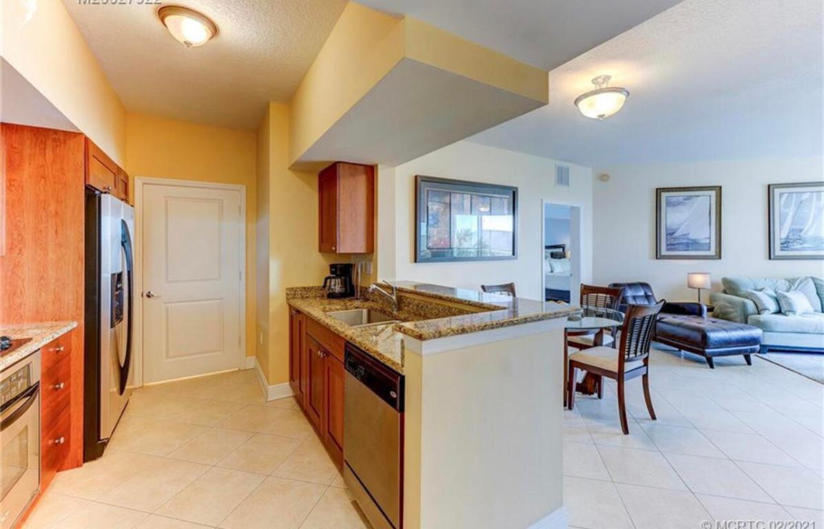 HARBORAGE YACHT CONDO NO 9 - Residential Lease