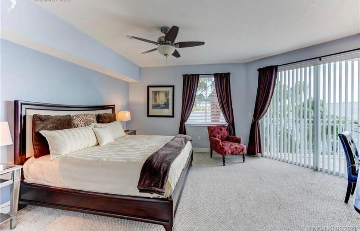 HARBORAGE YACHT CONDO NO 9 - Residential Lease