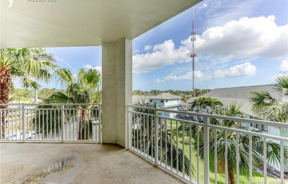 HARBORAGE YACHT CONDO NO 9 - Residential Lease