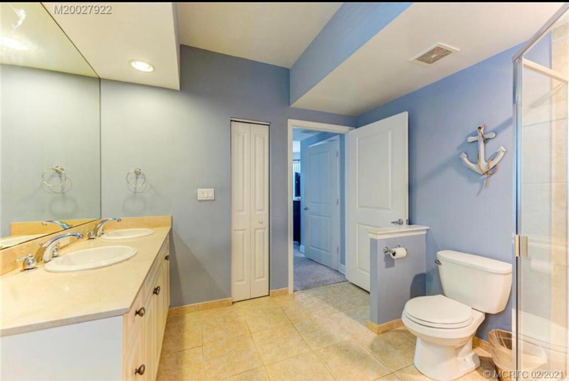 HARBORAGE YACHT CONDO NO 9 - Residential Lease