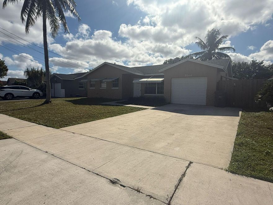 Beautiful 3 Bedroom 2 bath single family home in West Boca Raton. Upgraded kitchen, private backyard facing canal. NO HOA | Quick Move in