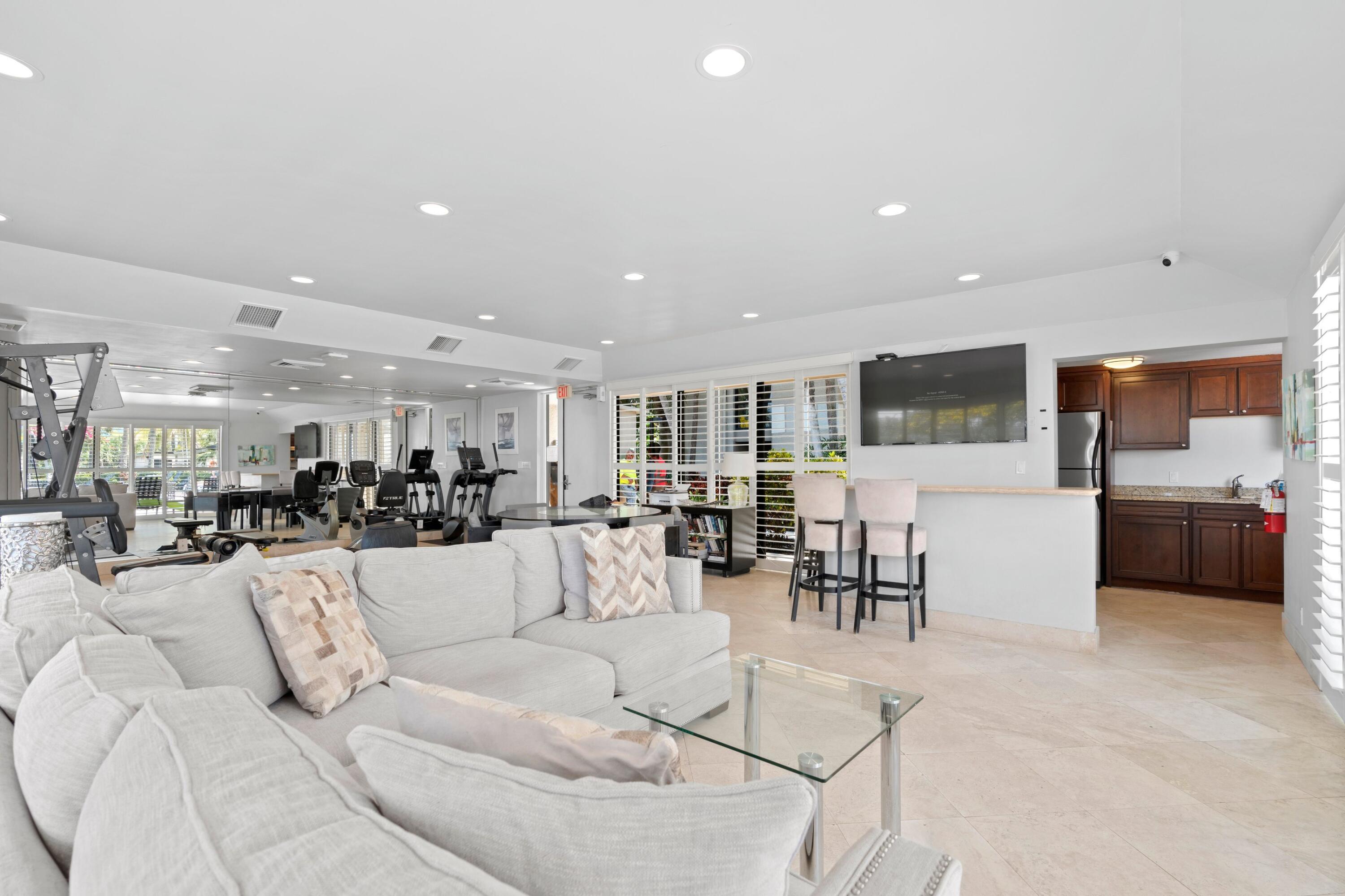 LAKESHORE CLUB CONDO - Residential