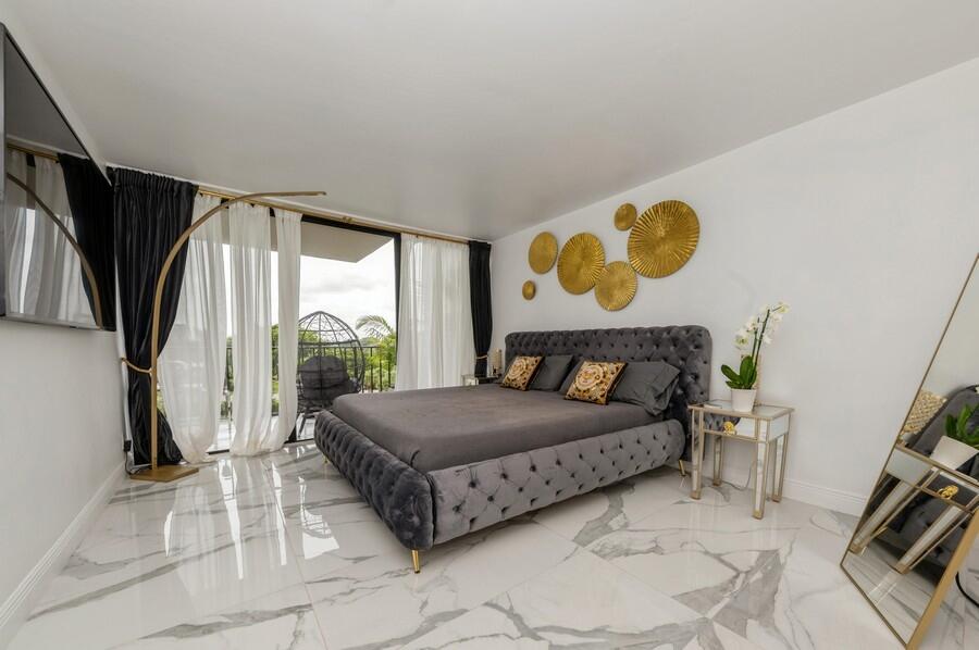 LAKESHORE CLUB CONDO - Residential