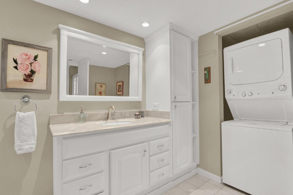 SEA LOFTERS CONDO - Residential