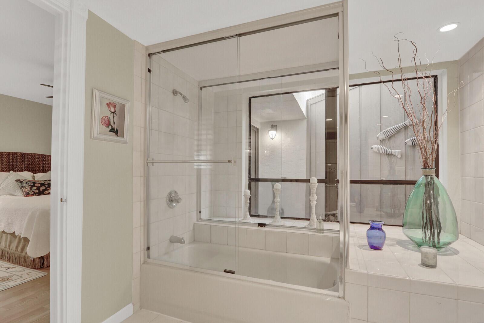 SEA LOFTERS CONDO - Residential