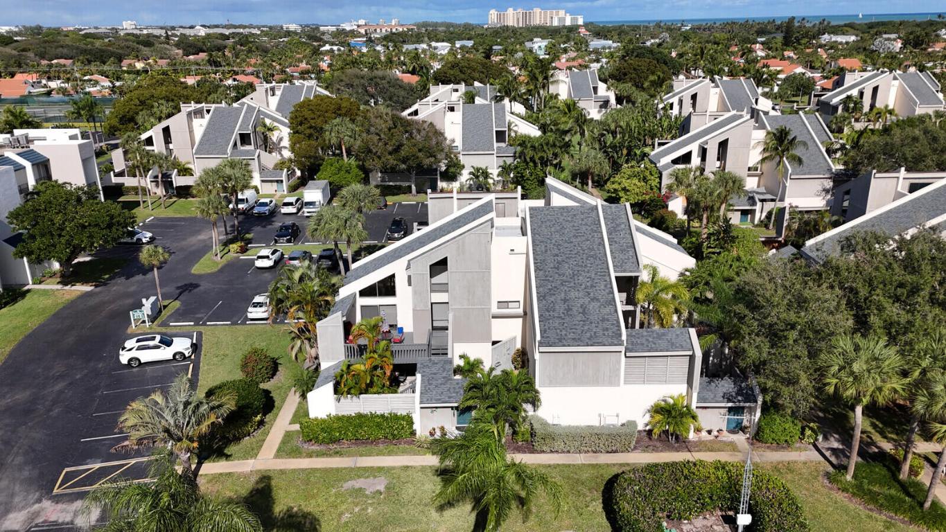 SEA LOFTERS CONDO - Residential