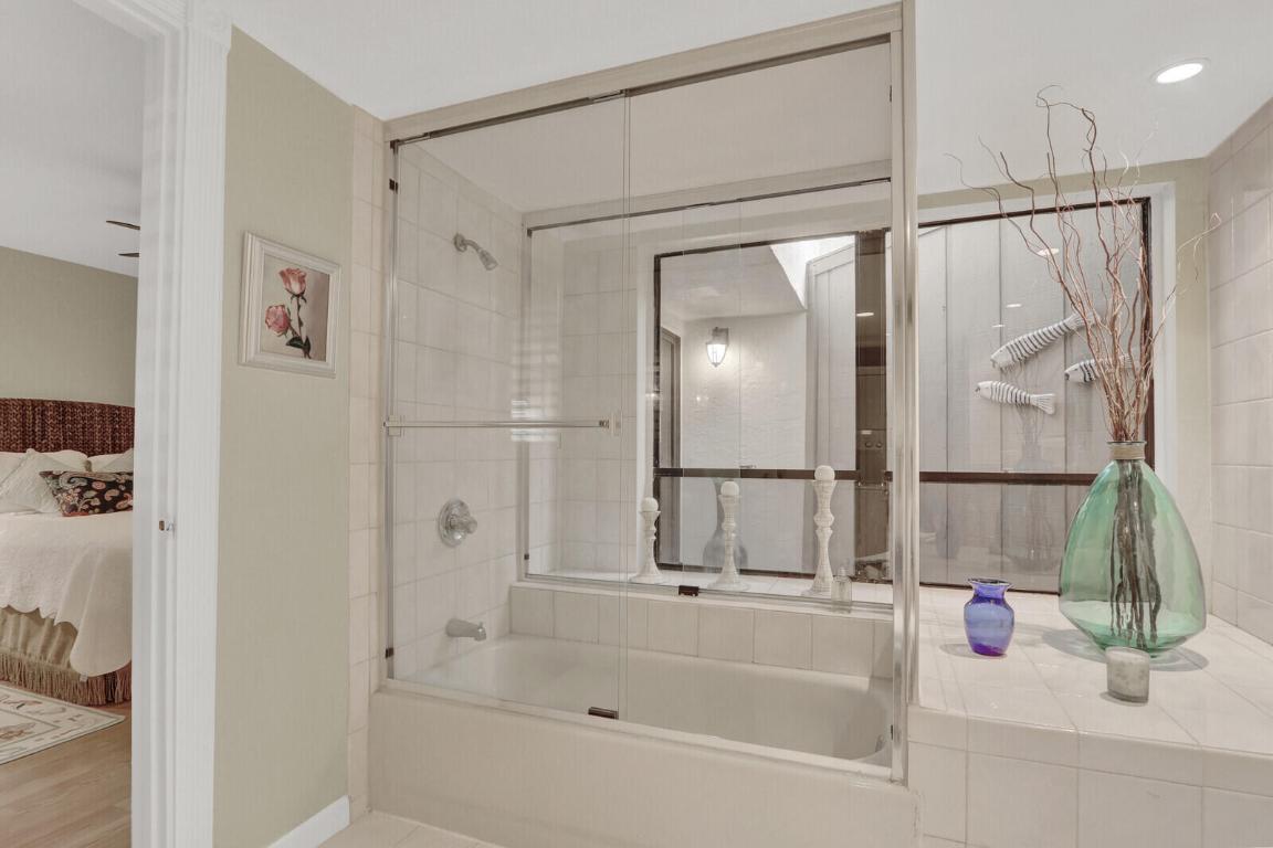 SEA LOFTERS CONDO - Residential