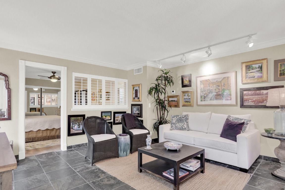 SEA LOFTERS CONDO - Residential