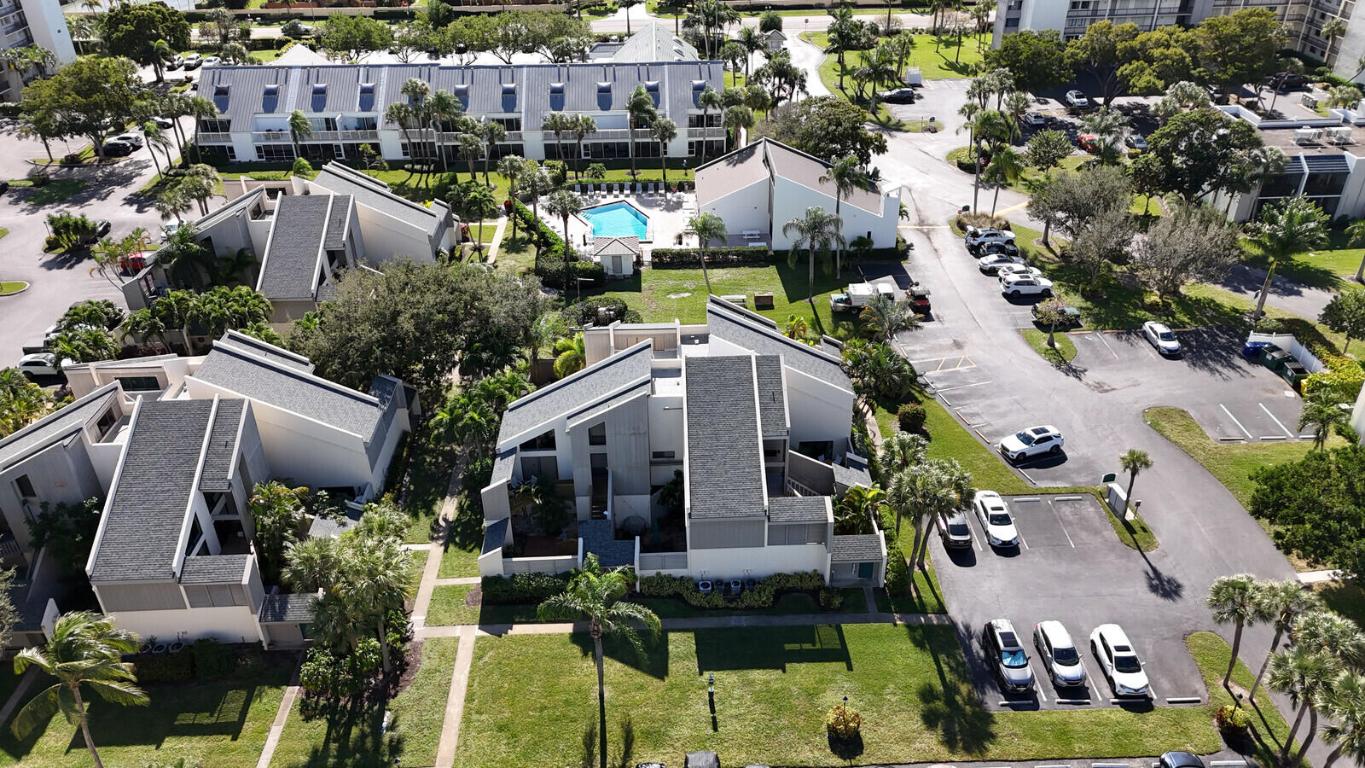 SEA LOFTERS CONDO - Residential