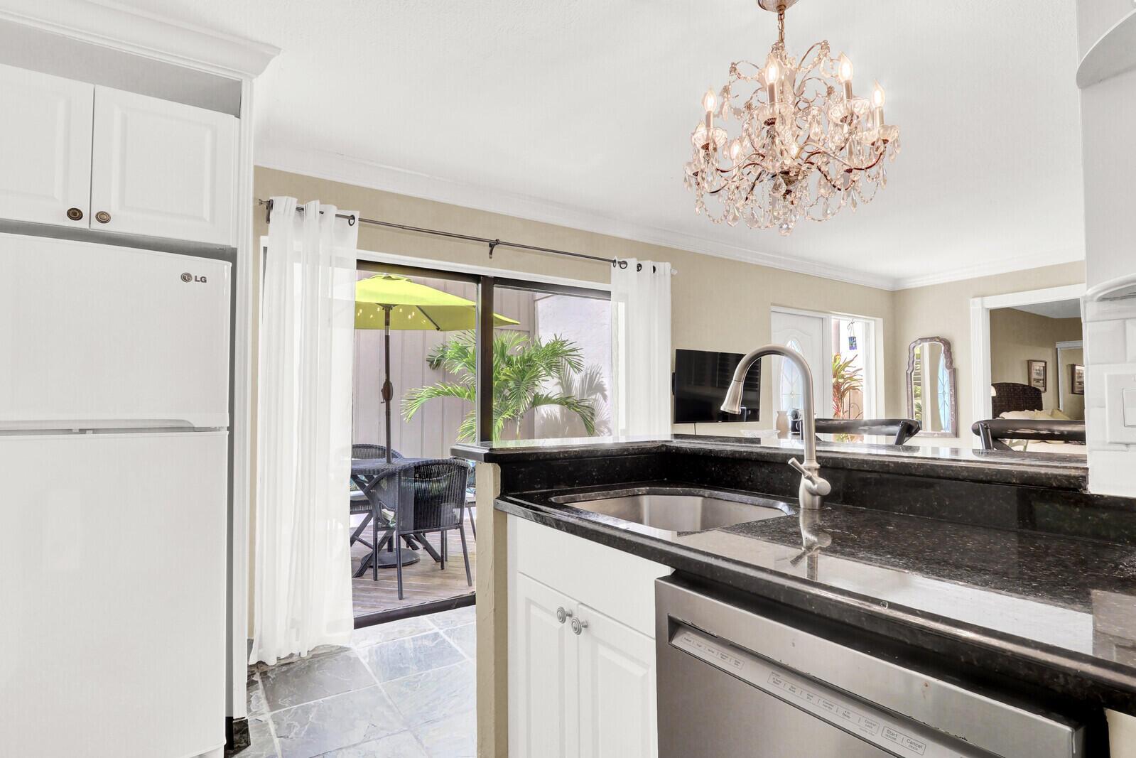 SEA LOFTERS CONDO - Residential