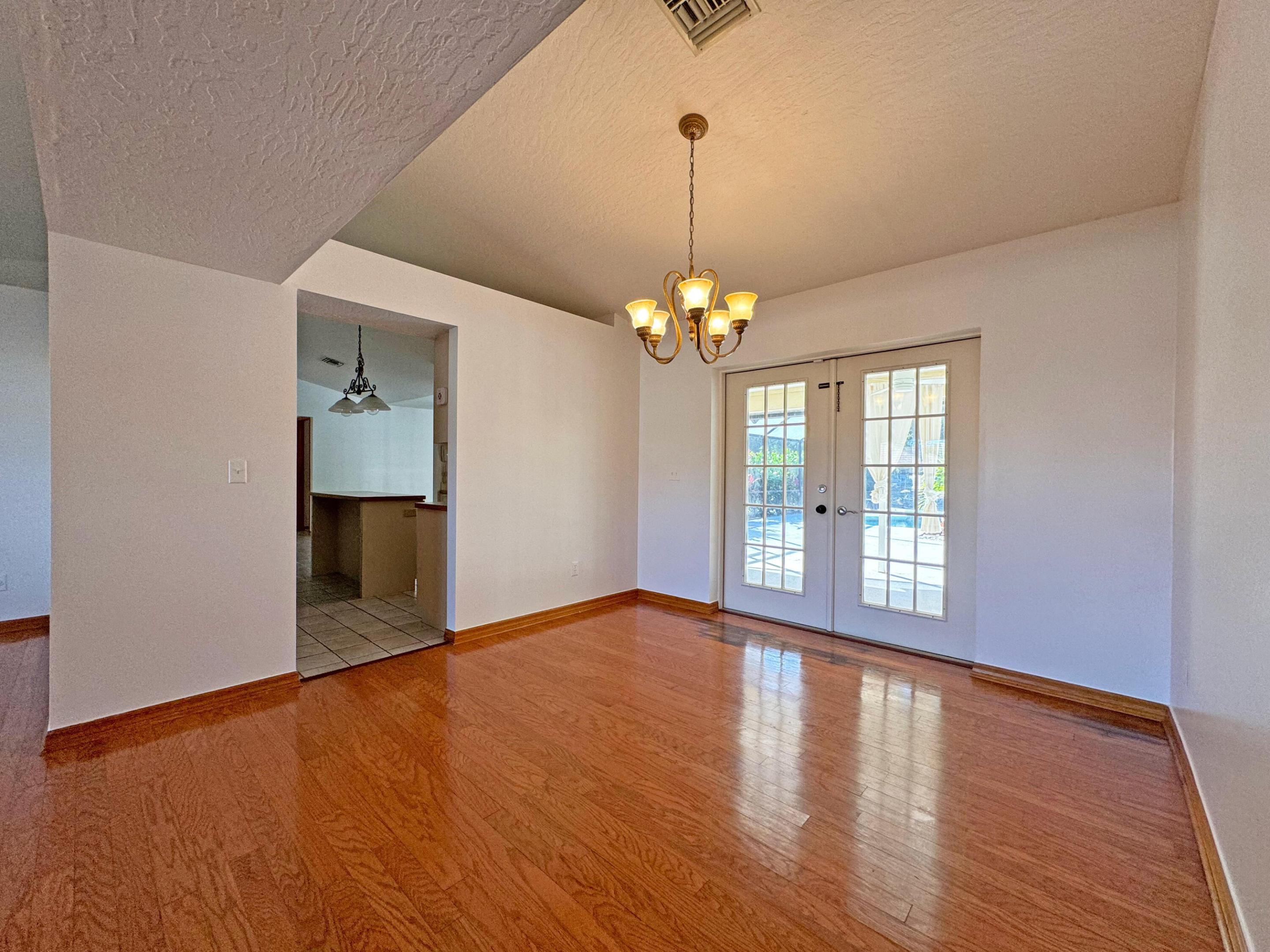 495 11th Court