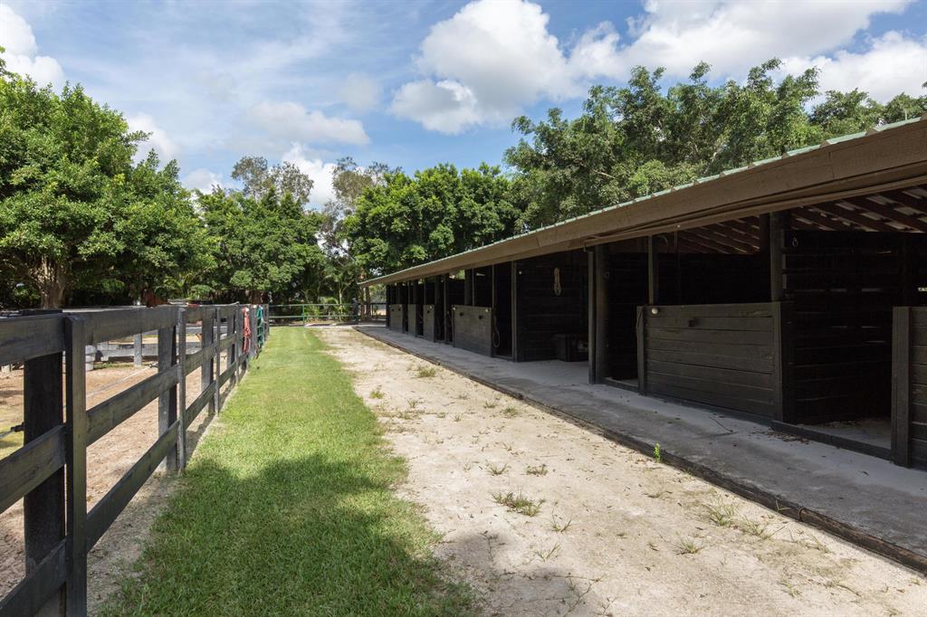 WELLINGTON - Residential