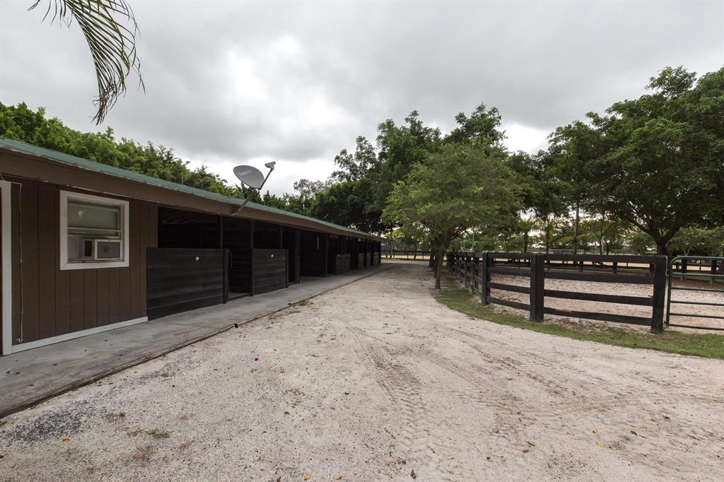 WELLINGTON - Residential