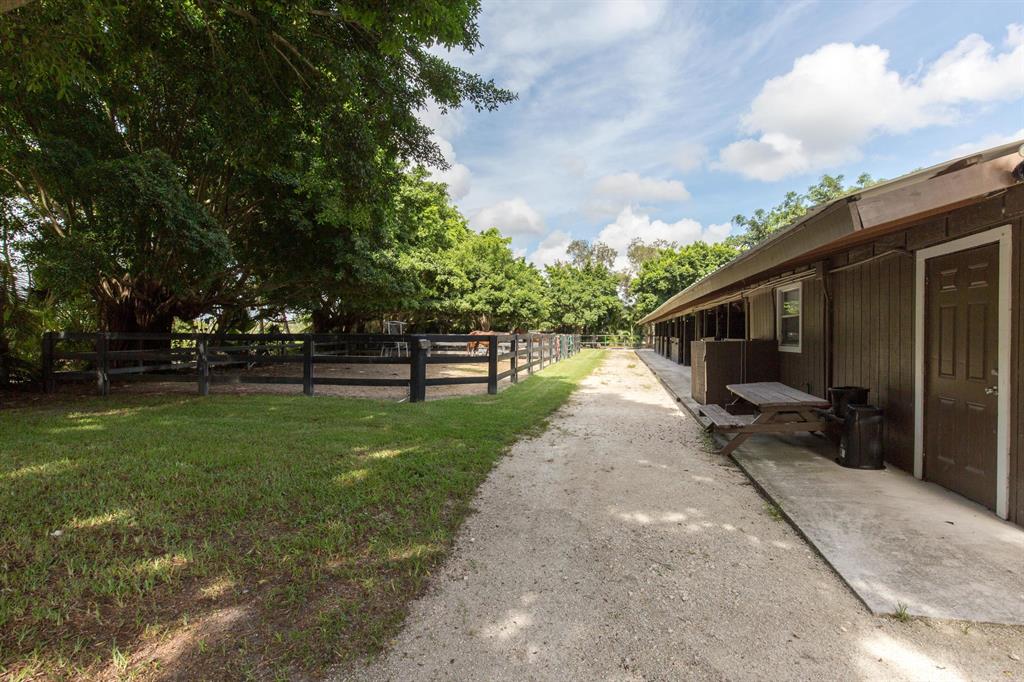 WELLINGTON - Residential