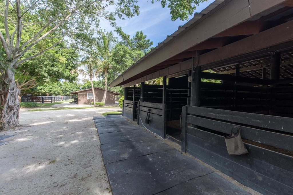 WELLINGTON - Residential