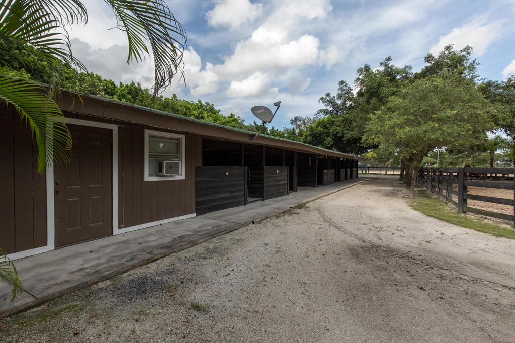 WELLINGTON - Residential