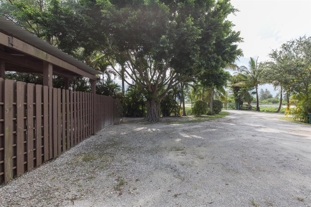 WELLINGTON - Residential