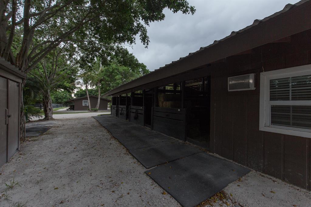 WELLINGTON - Residential