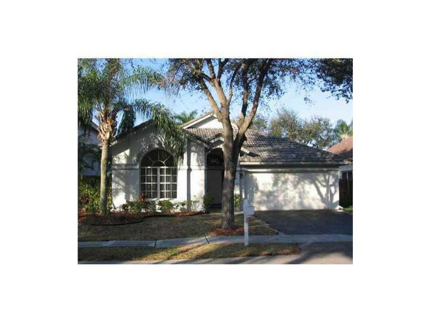 GREAT HOME IN CHARMING CAROLINA CLUB NEIGHBORHOOD, VAULTED CEILINGS, NEWER APPLIANCES, NEW WOOD FLOORING IN BEDROOMS.  FENCED IN YARD, FANTASTIC COMMUNITY.  OWNER MAINTAINS LAWN.