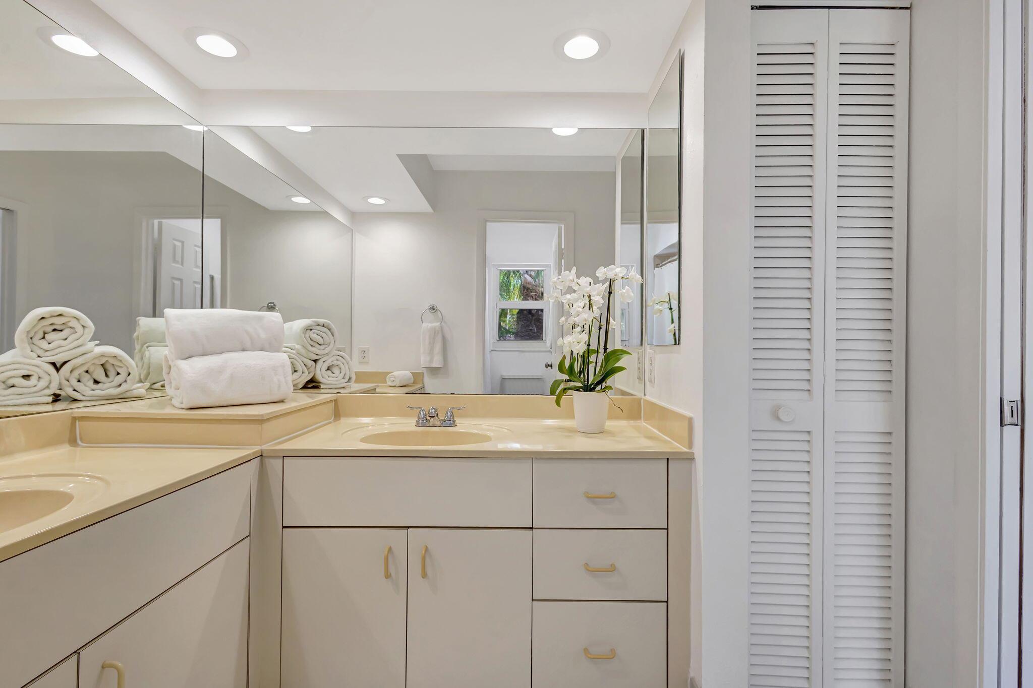 VILLAS OF OCEAN DUNES 4 - Residential Lease