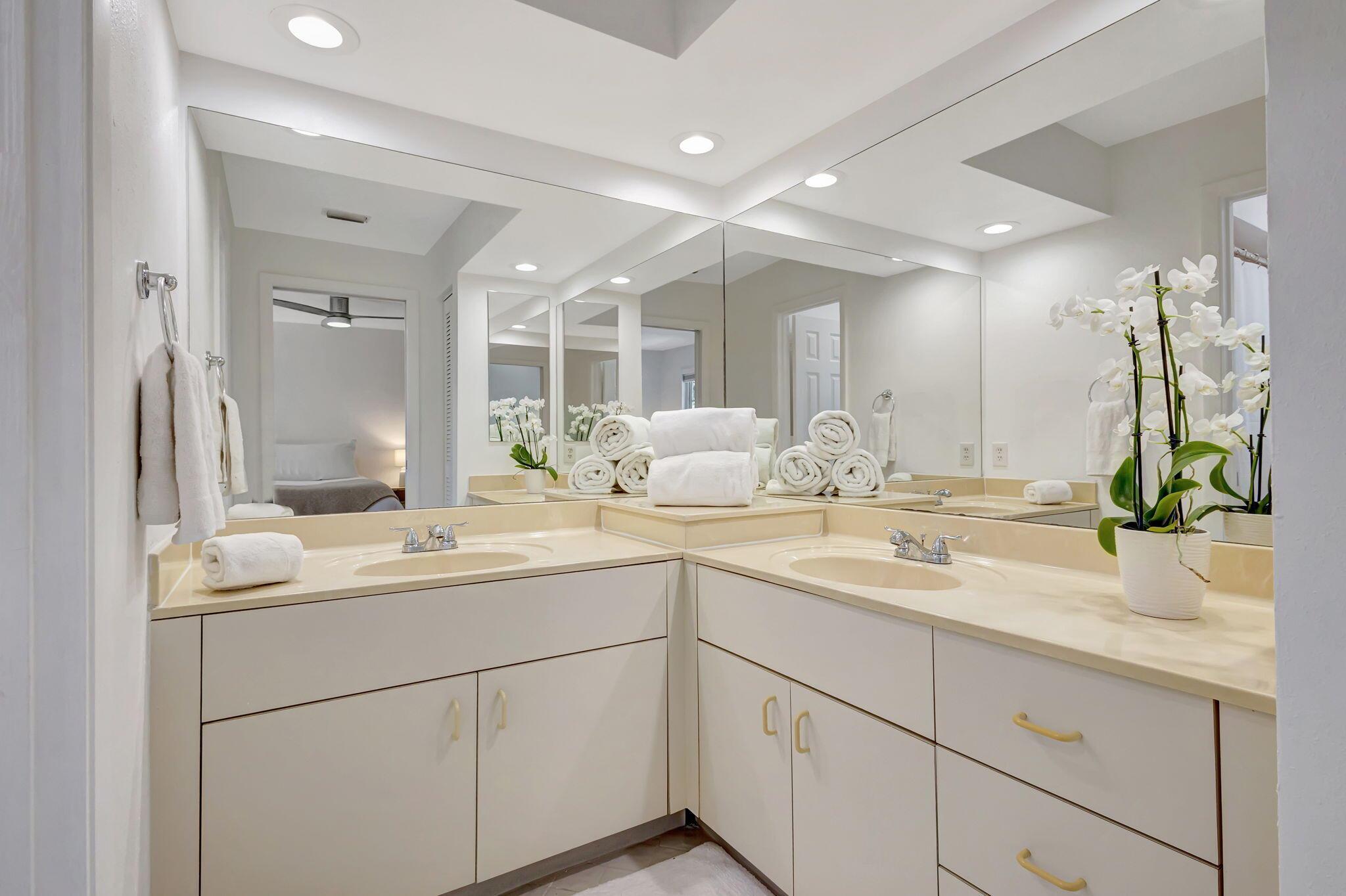 VILLAS OF OCEAN DUNES 4 - Residential Lease