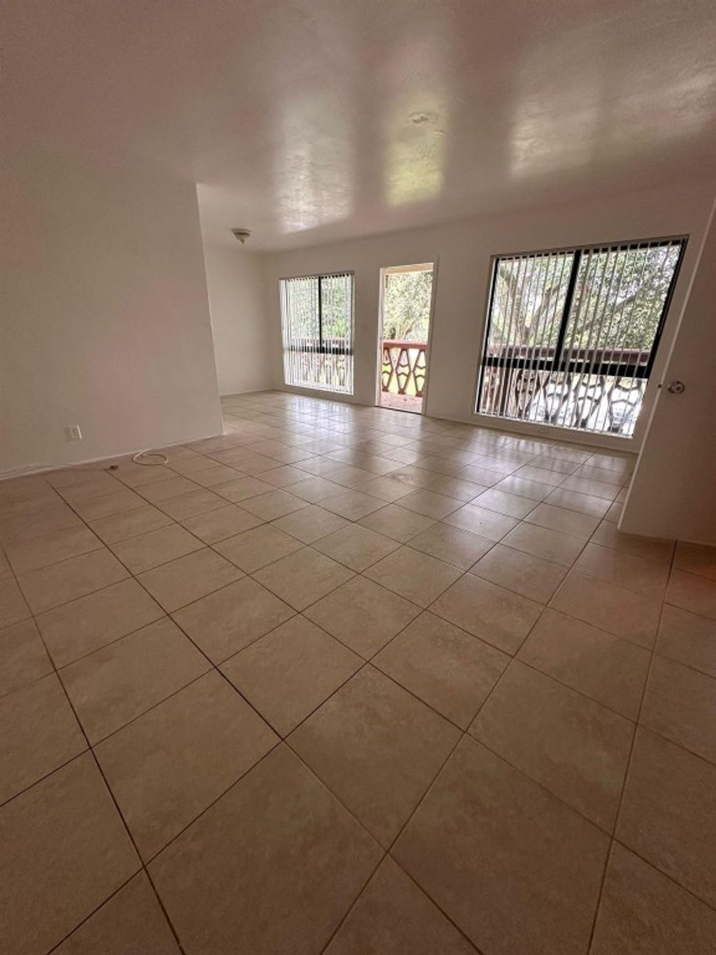 Photo of 4320 SW 6th Street #202, Plantation, FL 33317 (MLS # F10469744)