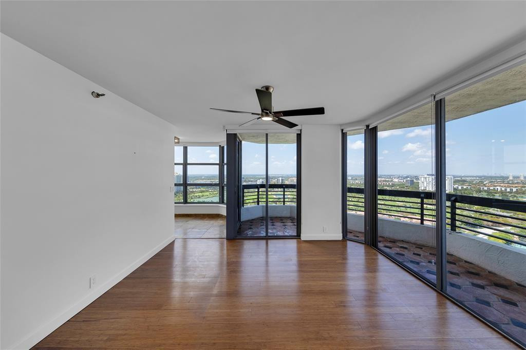 Mystic Pointe Tower 400 - Residential Lease