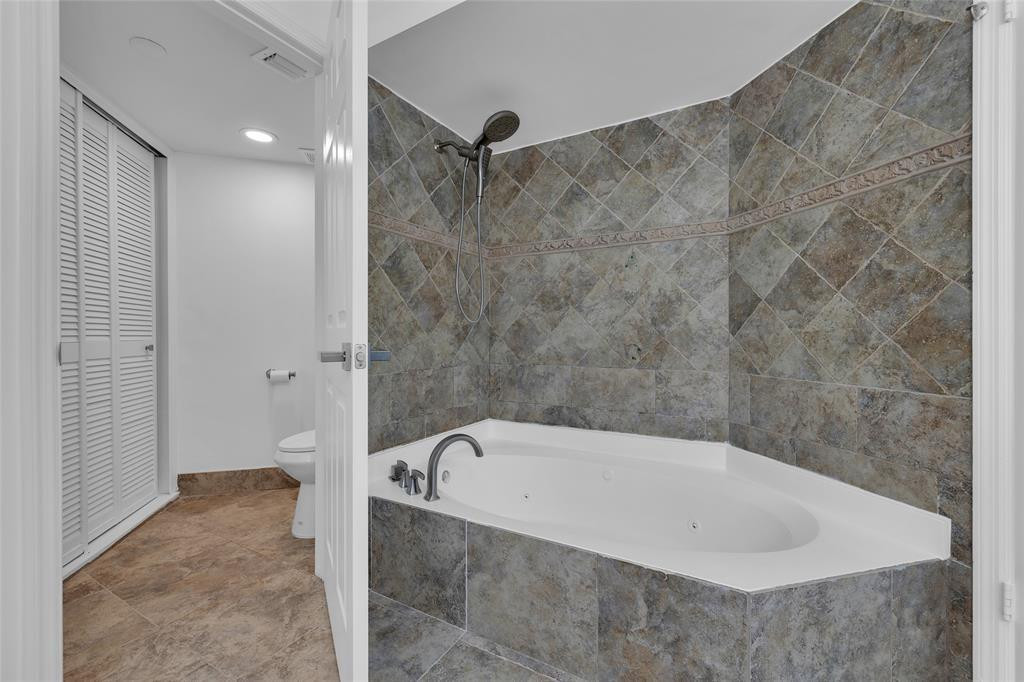 Mystic Pointe Tower 400 - Residential Lease