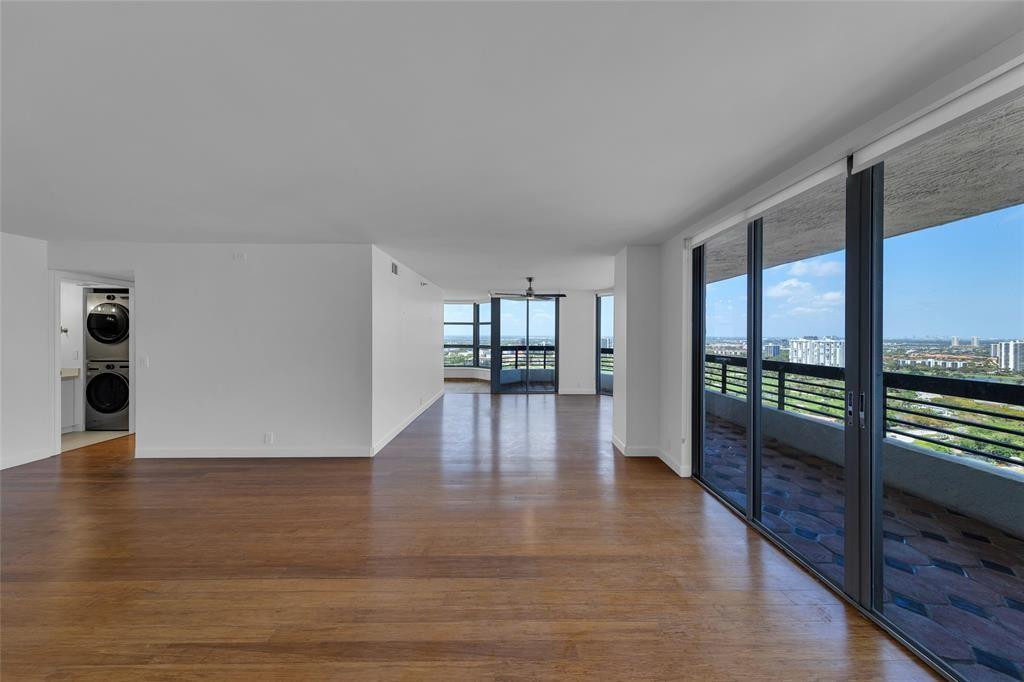 Mystic Pointe Tower 400 - Residential Lease