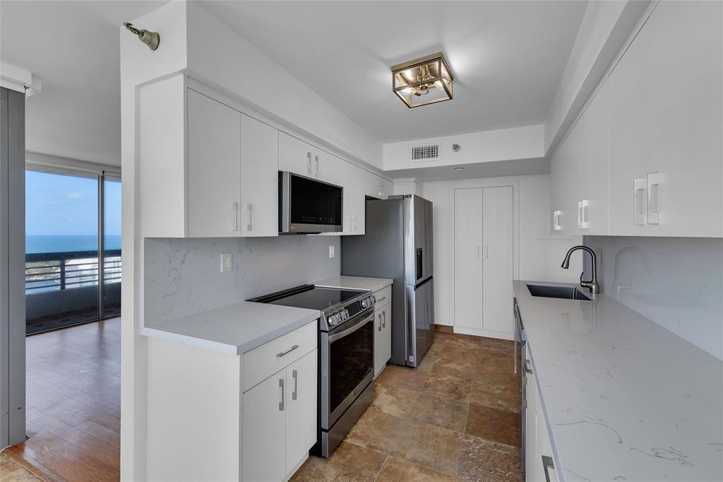 Mystic Pointe Tower 400 - Residential Lease