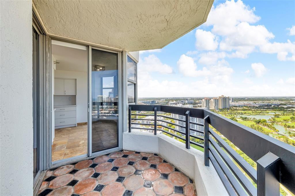 Mystic Pointe Tower 400 - Residential Lease