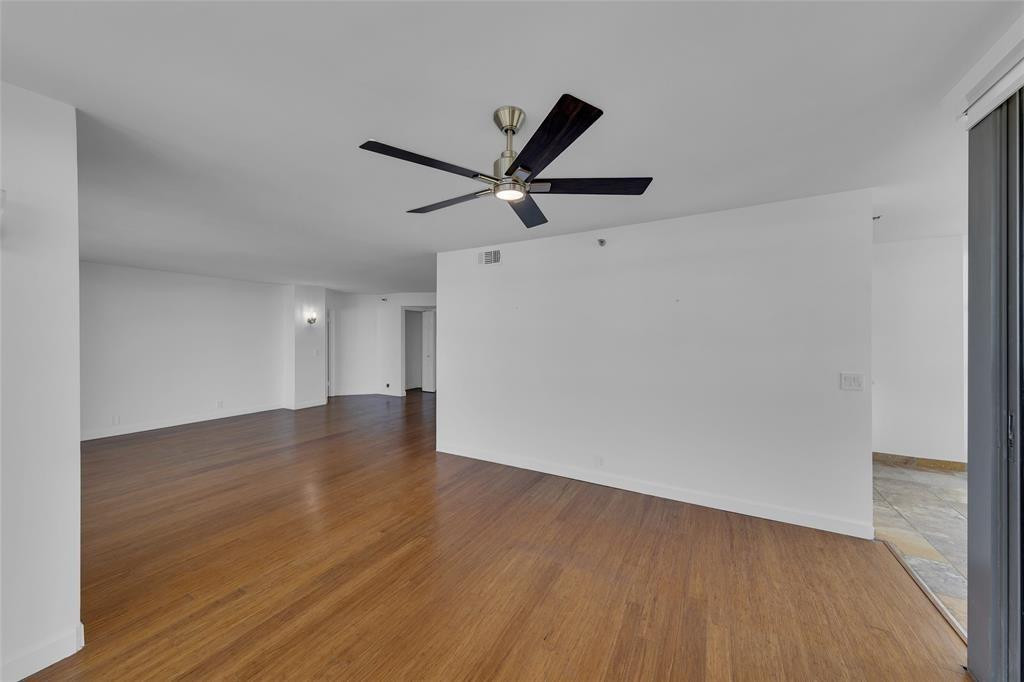 Mystic Pointe Tower 400 - Residential Lease