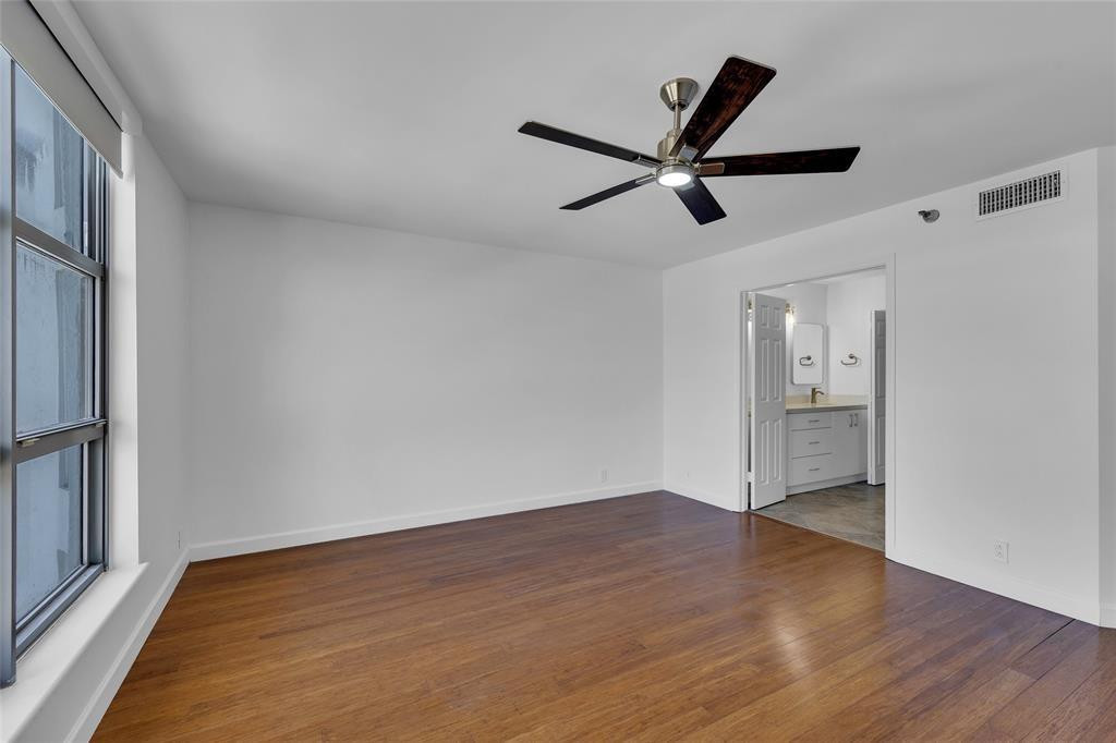 Mystic Pointe Tower 400 - Residential Lease