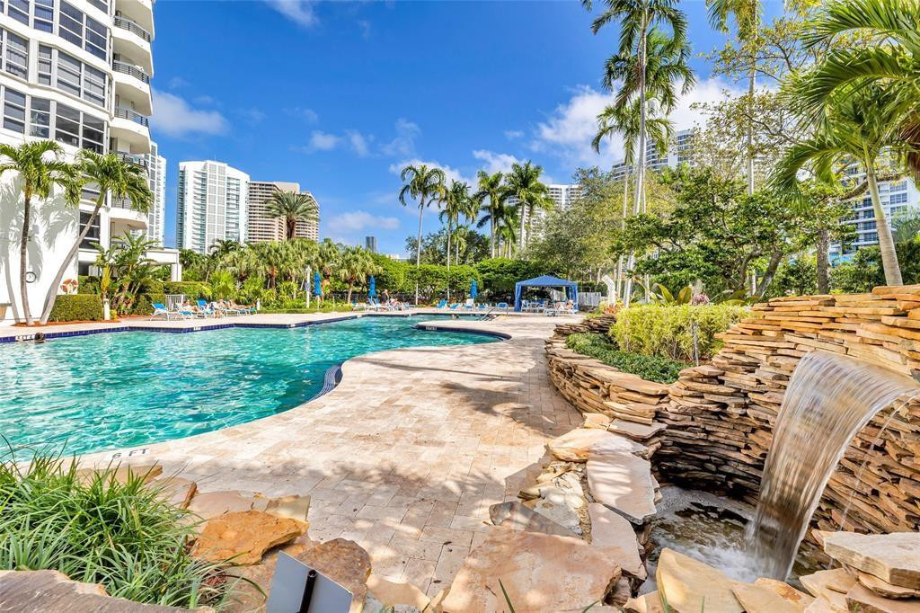 Mystic Pointe Tower 400 - Residential Lease