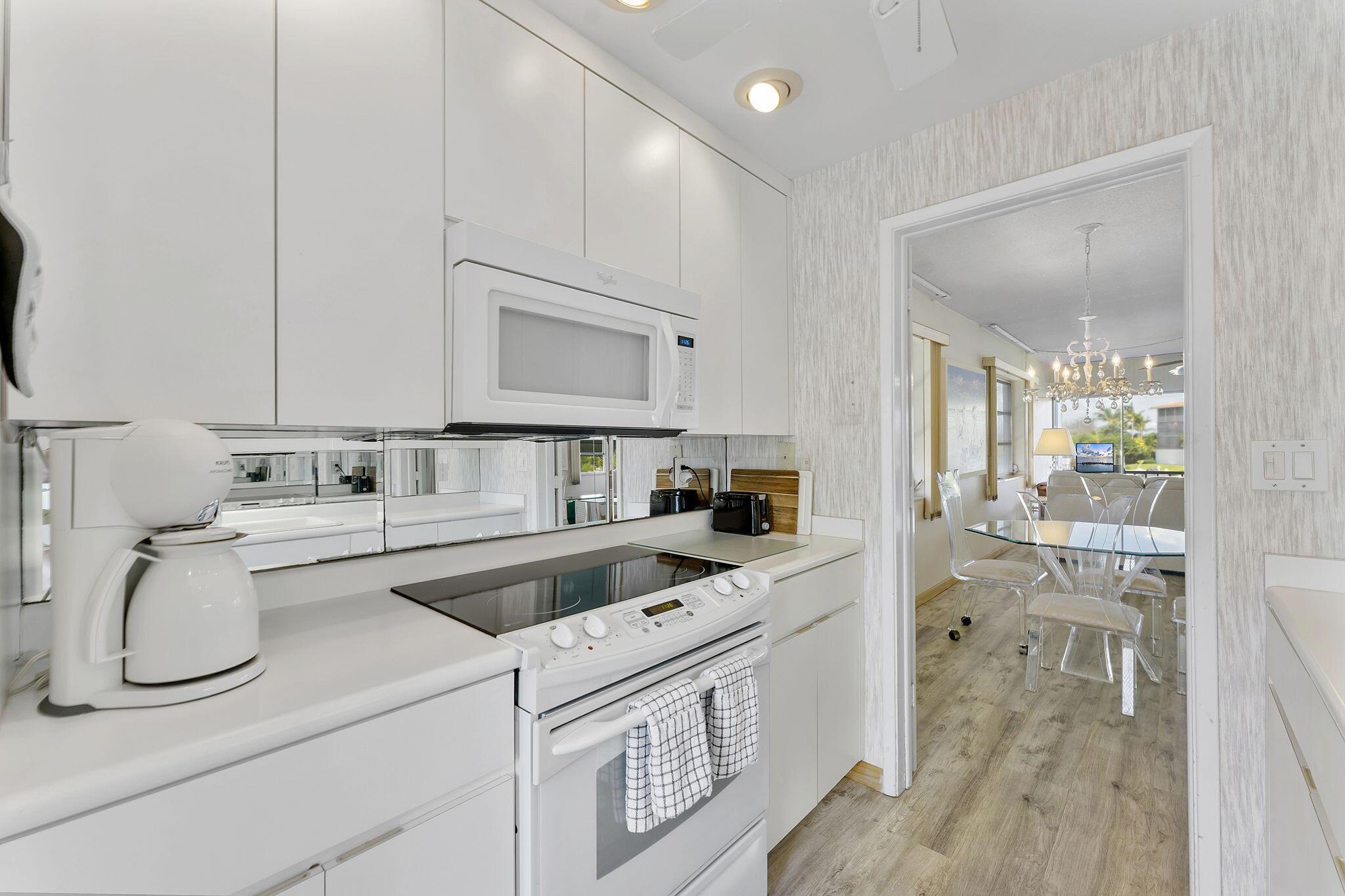 PENTHOUSE NORTH CONDO - Residential Lease