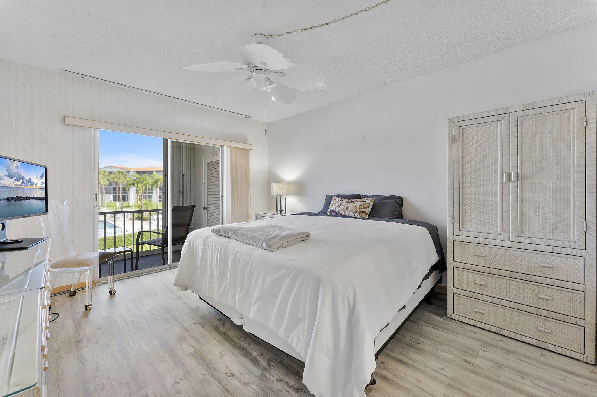 PENTHOUSE NORTH CONDO - Residential Lease