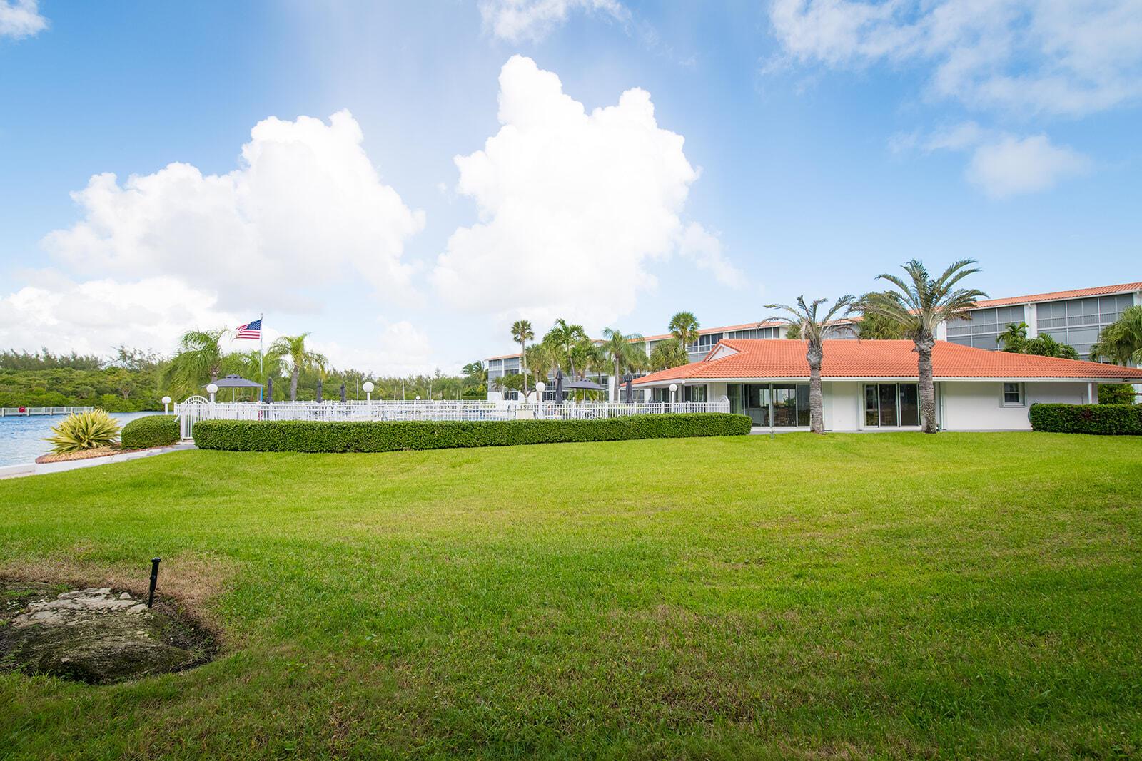 PENTHOUSE NORTH CONDO - Residential Lease