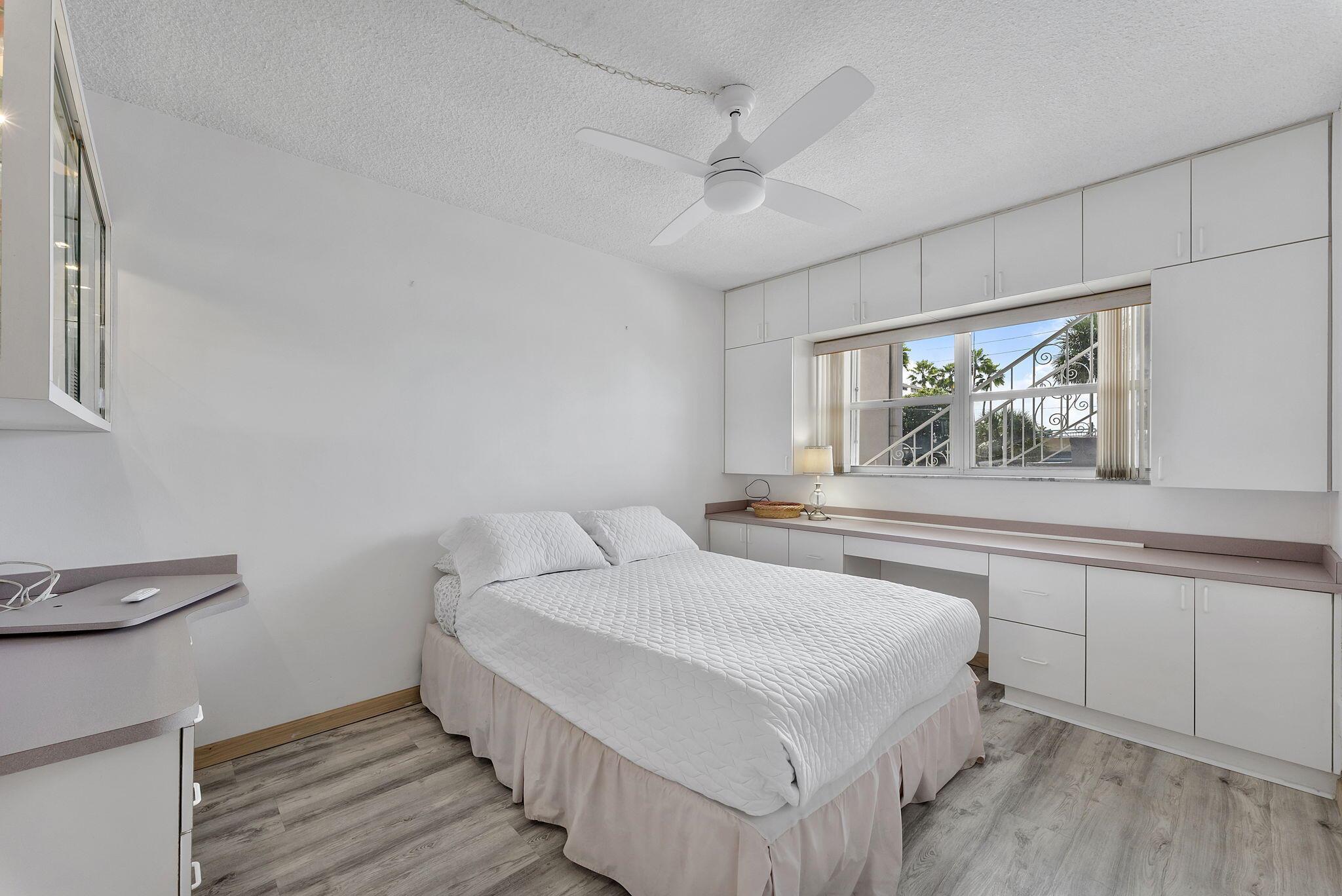 PENTHOUSE NORTH CONDO - Residential Lease