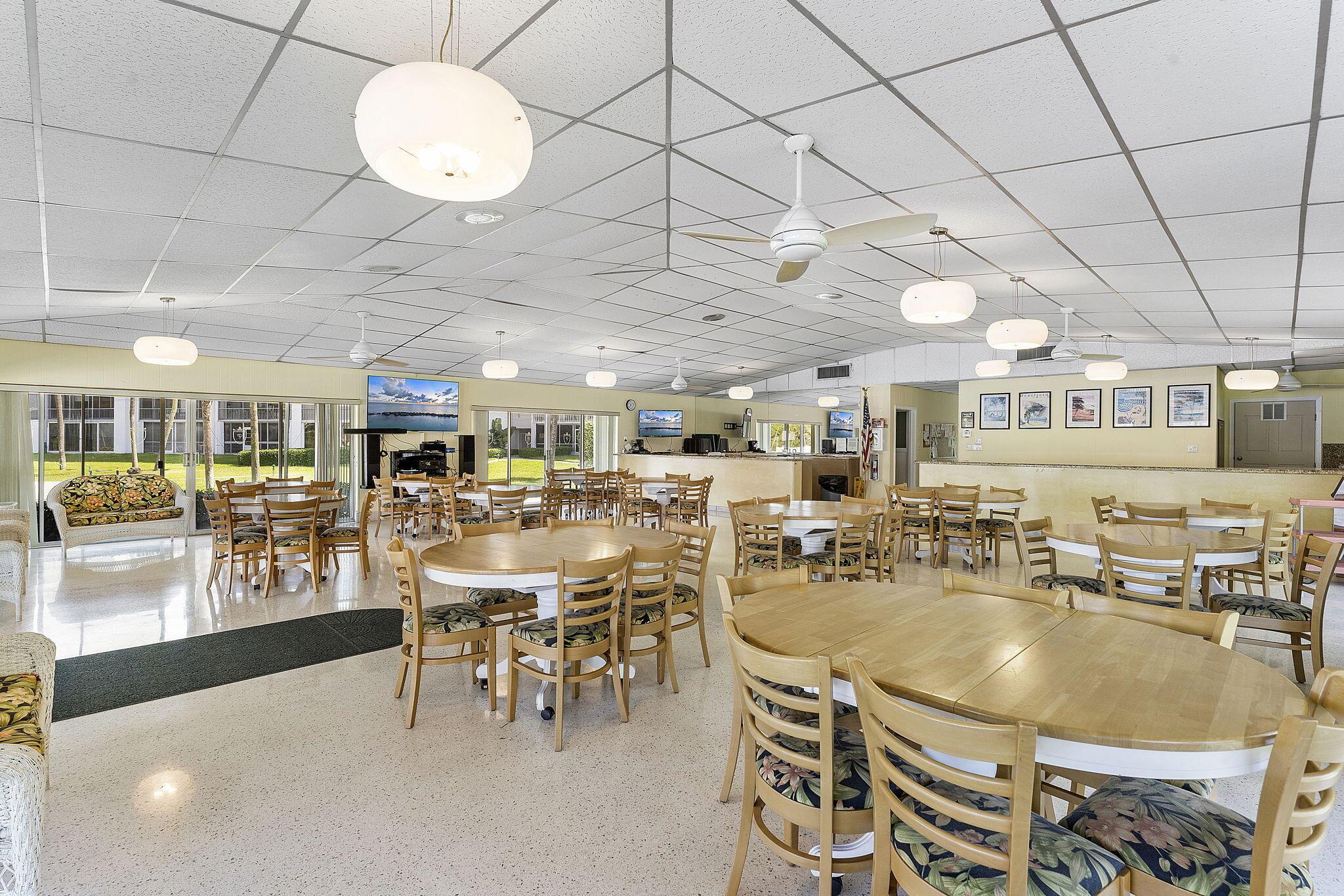 PENTHOUSE NORTH CONDO - Residential Lease