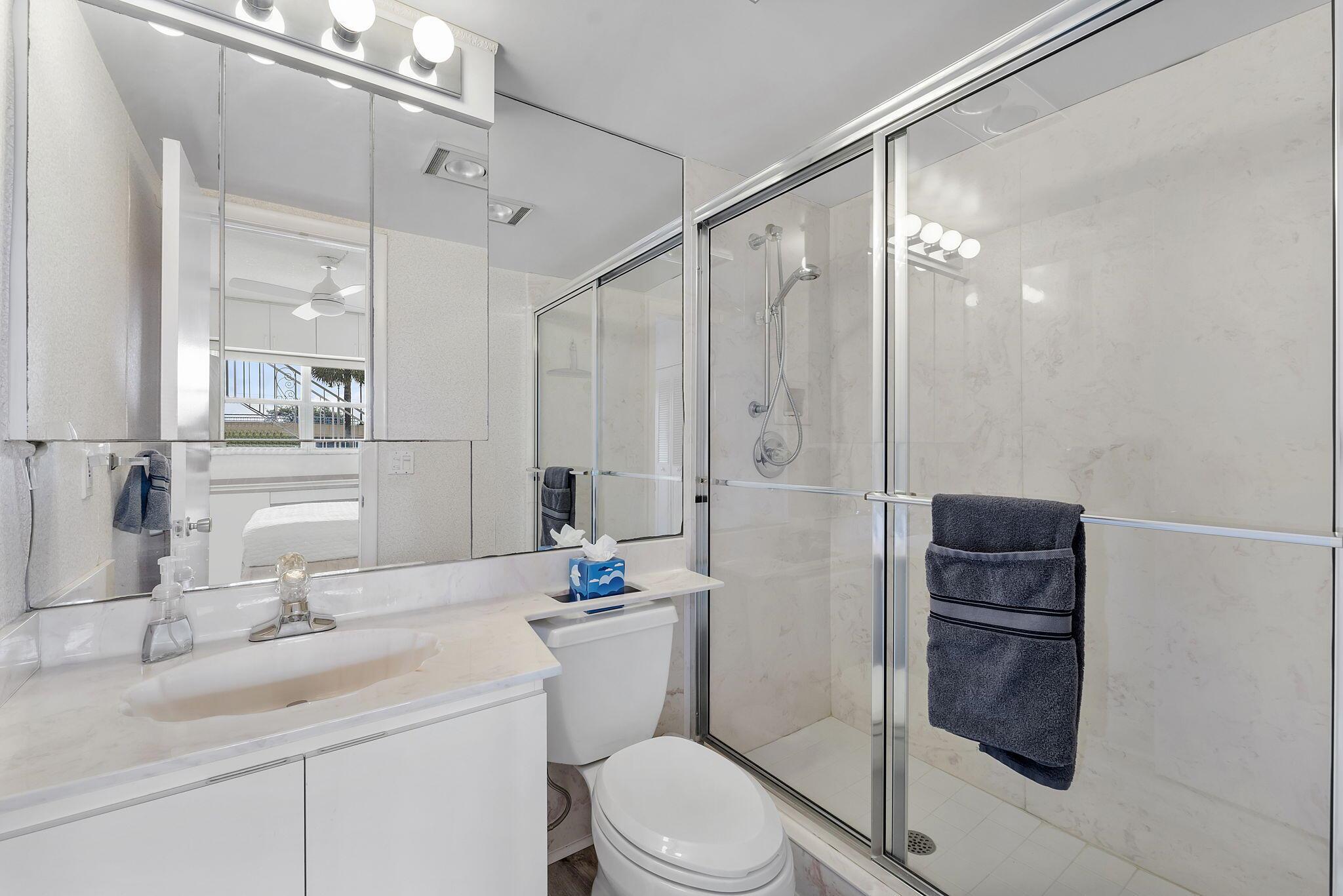 PENTHOUSE NORTH CONDO - Residential Lease