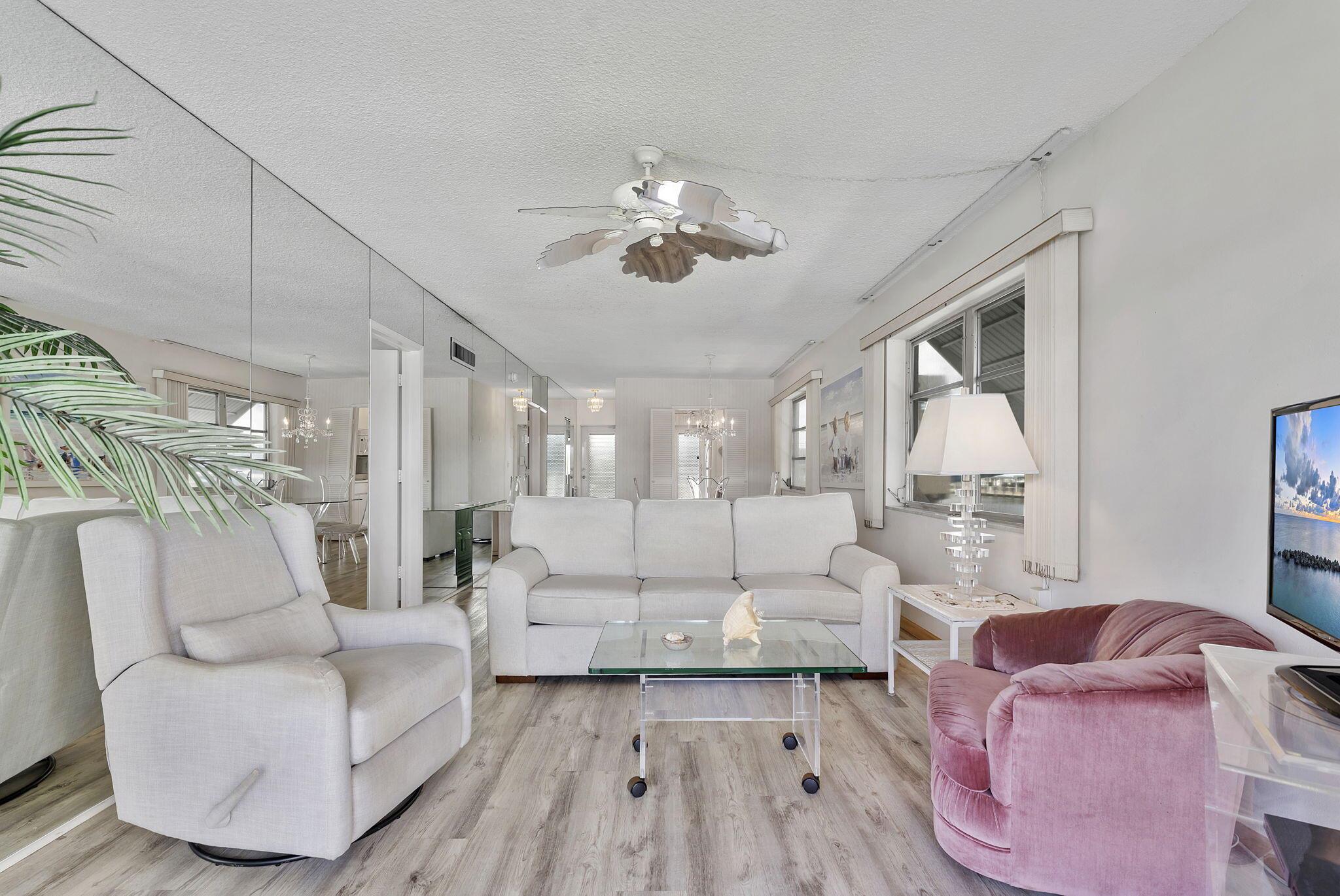 PENTHOUSE NORTH CONDO - Residential Lease