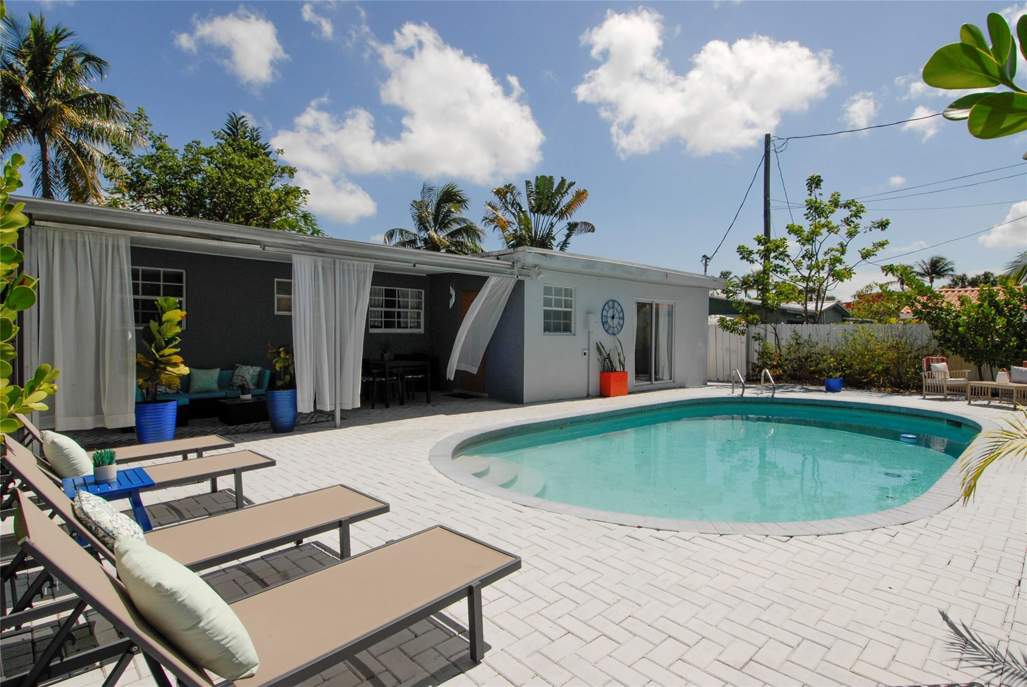 21 NE 57th Ct