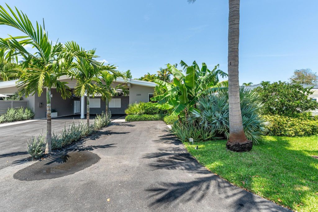 Photo of 2605 NE 33rd Street, Fort Lauderdale, FL 33306 (MLS # F10505795)