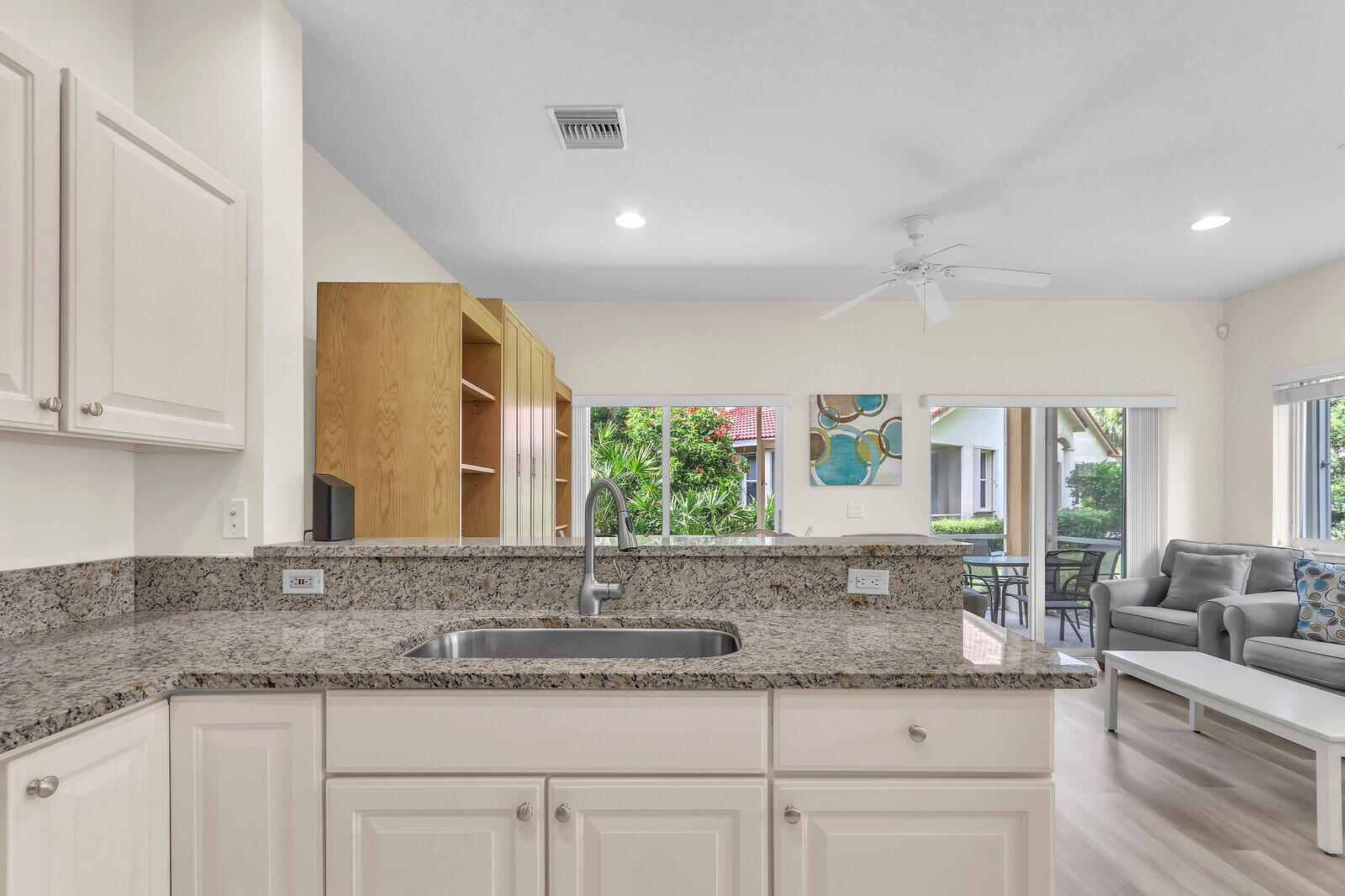 CASTLE PINES CONDOMINIUM - Residential Lease
