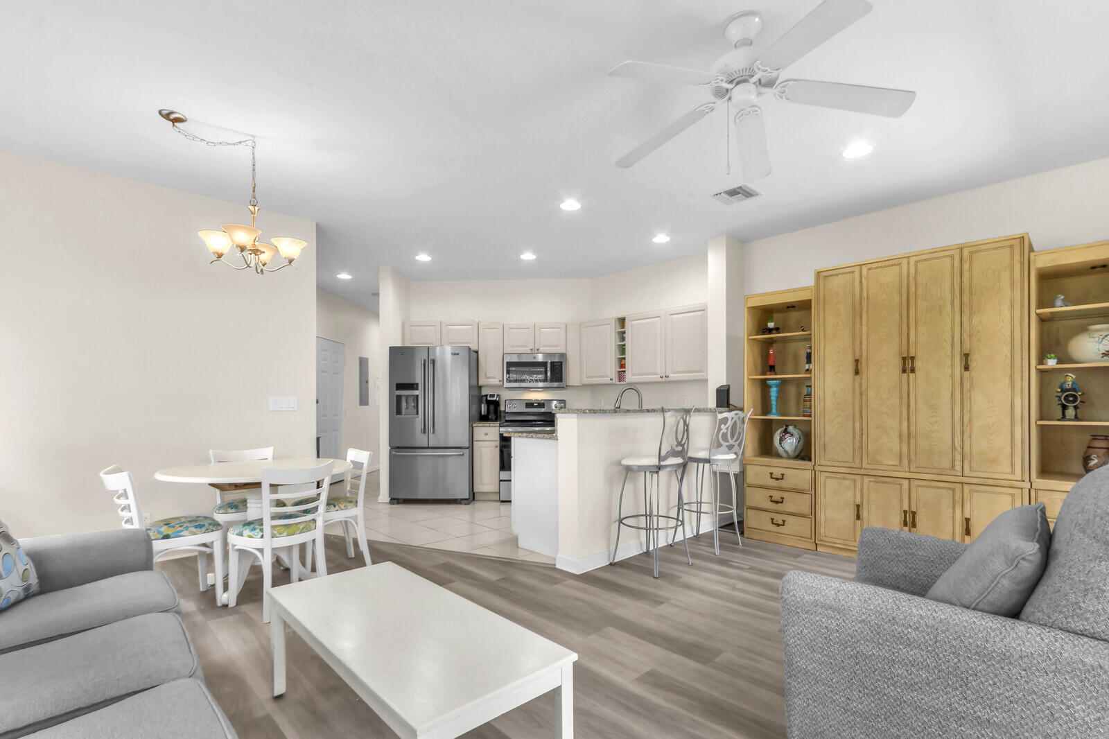 CASTLE PINES CONDOMINIUM - Residential Lease