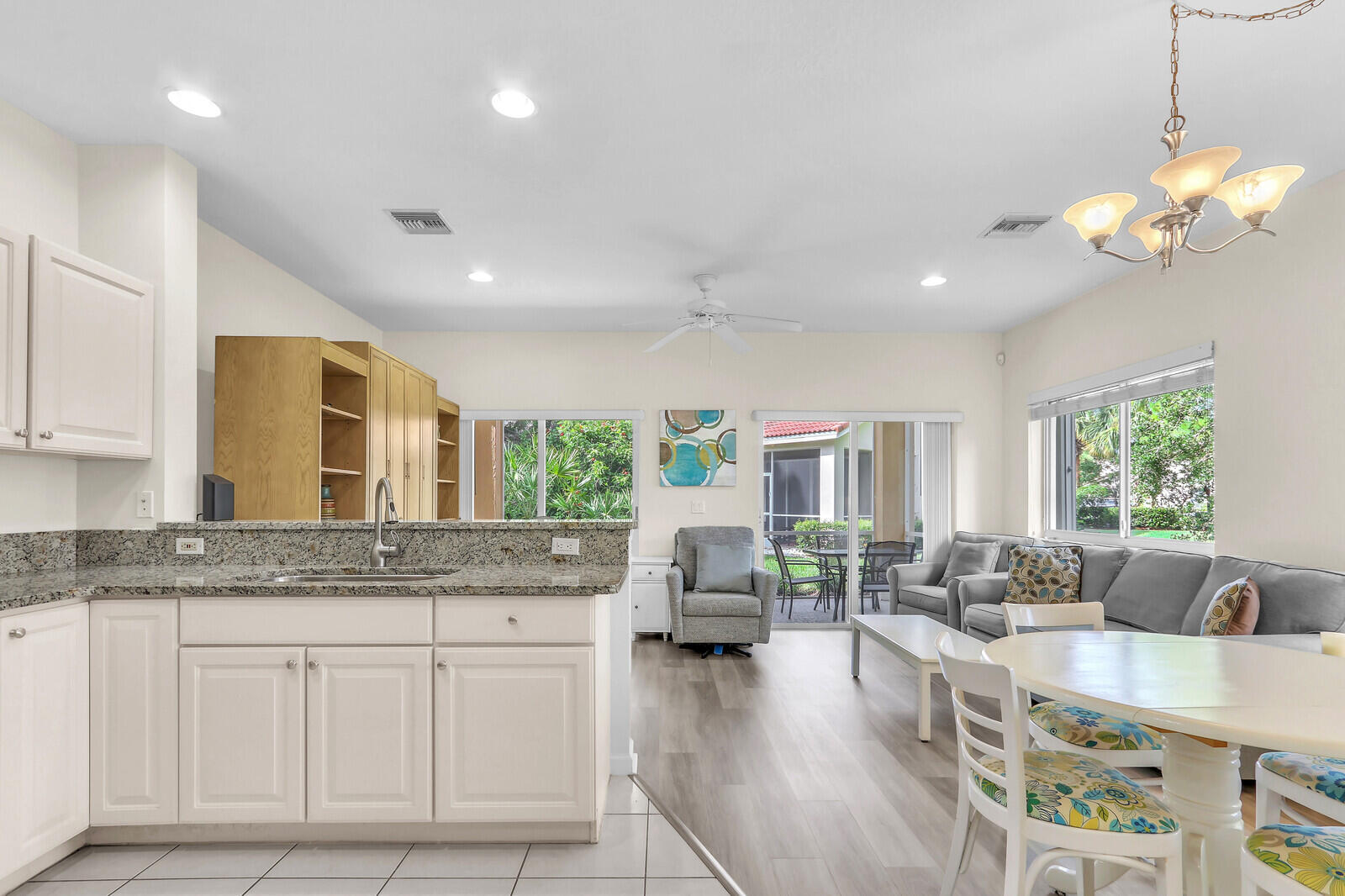 CASTLE PINES CONDOMINIUM - Residential Lease