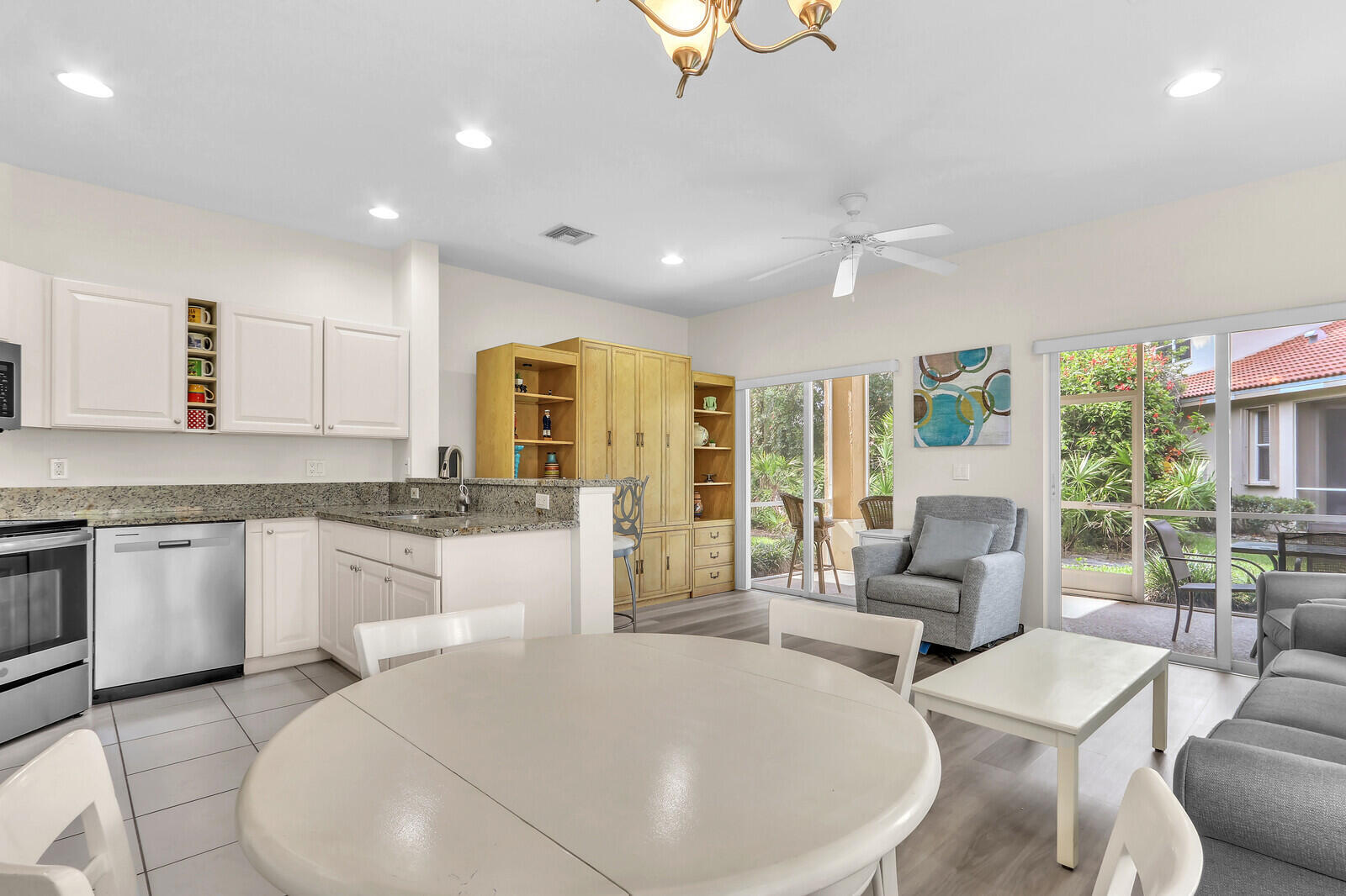 CASTLE PINES CONDOMINIUM - Residential Lease