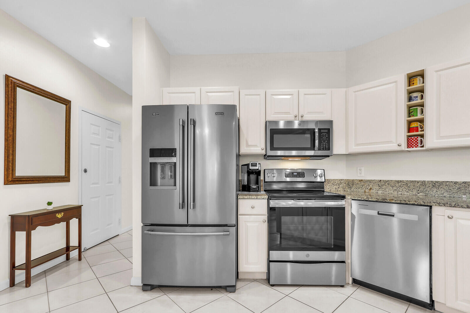 CASTLE PINES CONDOMINIUM - Residential Lease