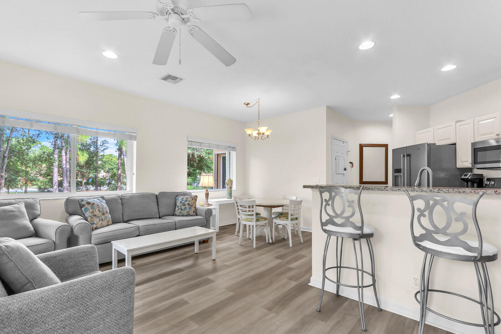 CASTLE PINES CONDOMINIUM - Residential Lease