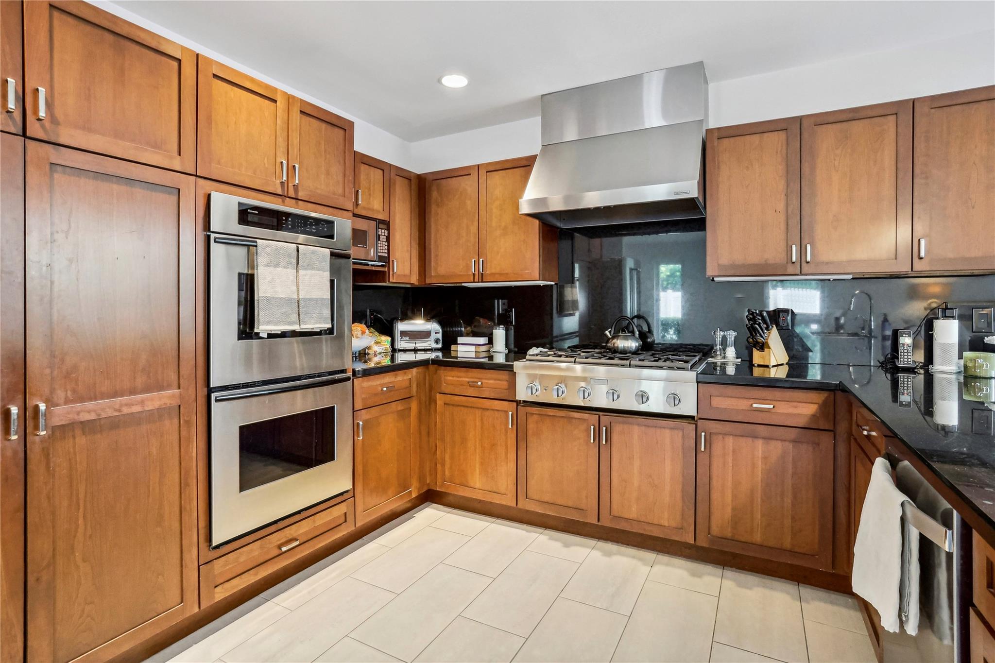 SEA RANCH LAKES - Residential